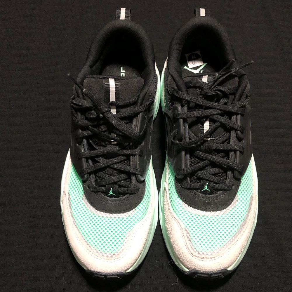 Jordan Jumpman Boys Low Top Athletic Sneakers, Size 7Y, II6531-004, Black/Green - Picture 2 of 7